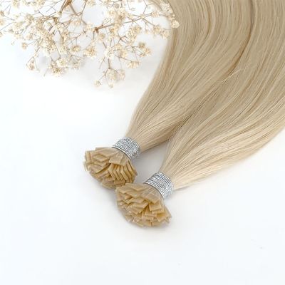 이탈리아 케라틴 치료법으로 두 번 당겨진 큐틸라 정렬 된 평면 끝 머리카락 확장